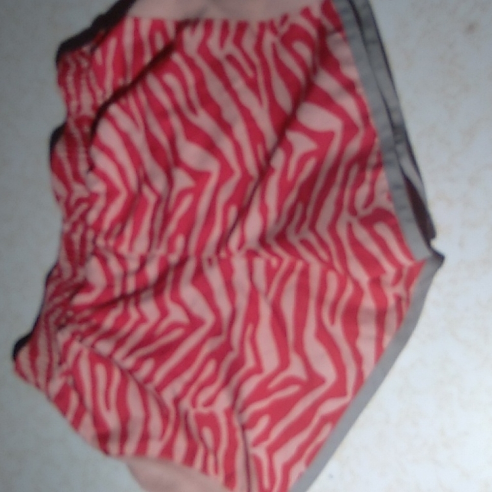 Girls LG (10-12) swim shorts - Picture 2 of 10